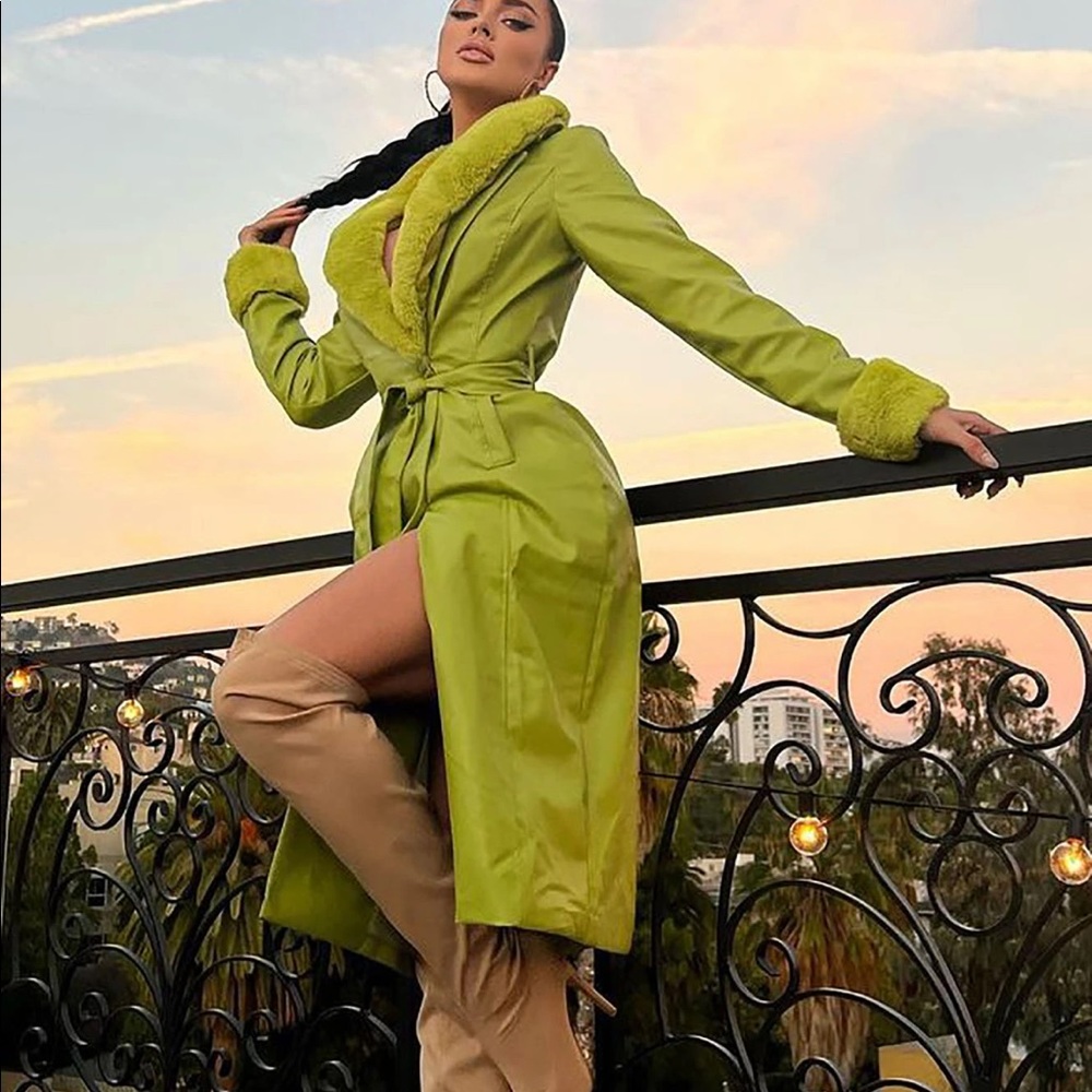 “as Seen on screen” Fashion Nova lime Green coat
